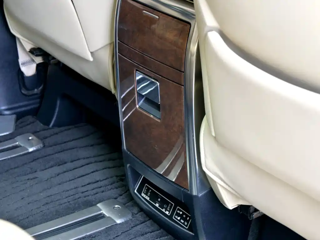 Toyota Alphard 2017 — фото 20