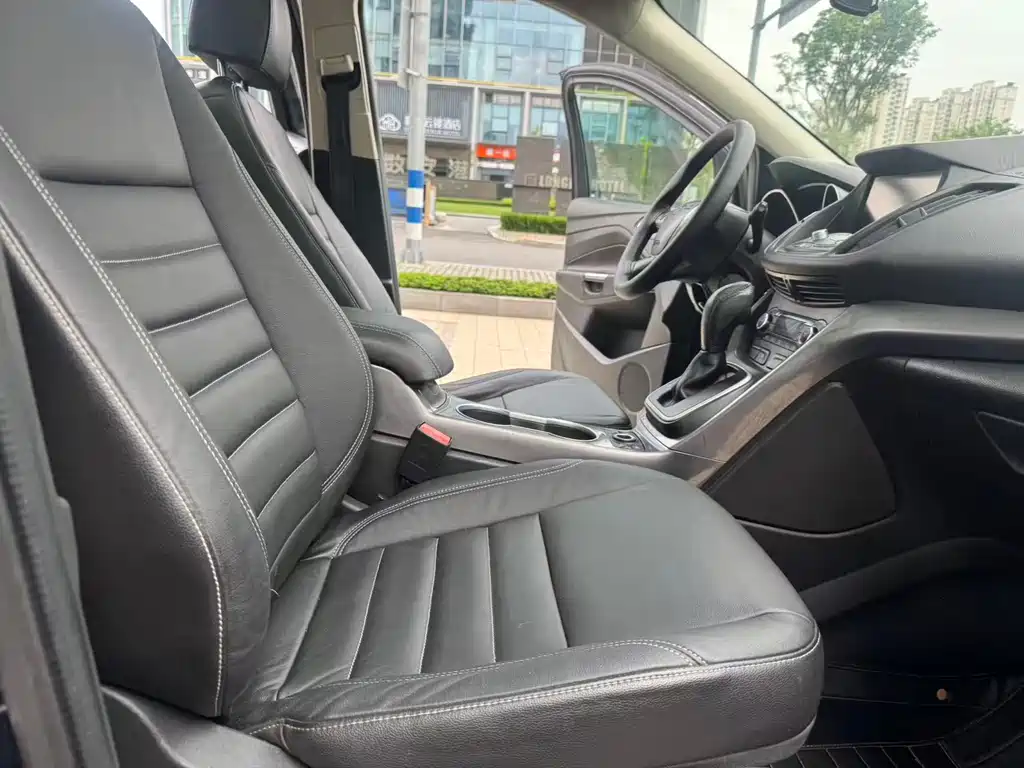 Ford Kuga 2015 — фото 16