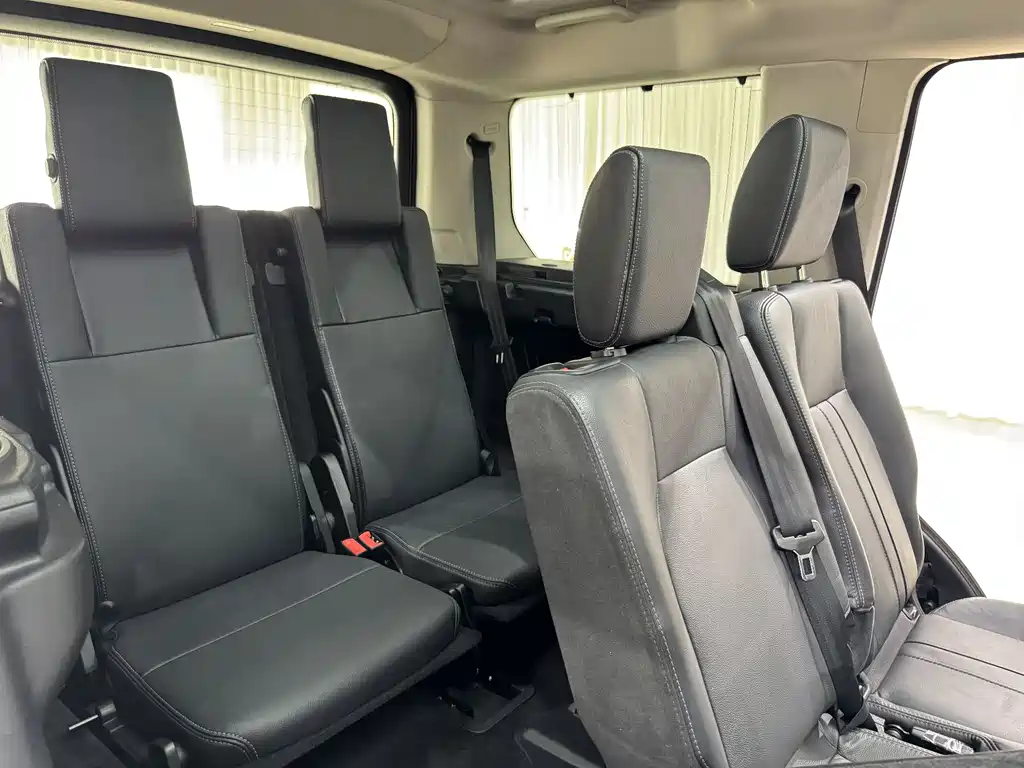 Land Rover Discovery 2016 — фото 15