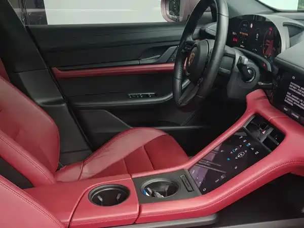Porsche Taycan 2023