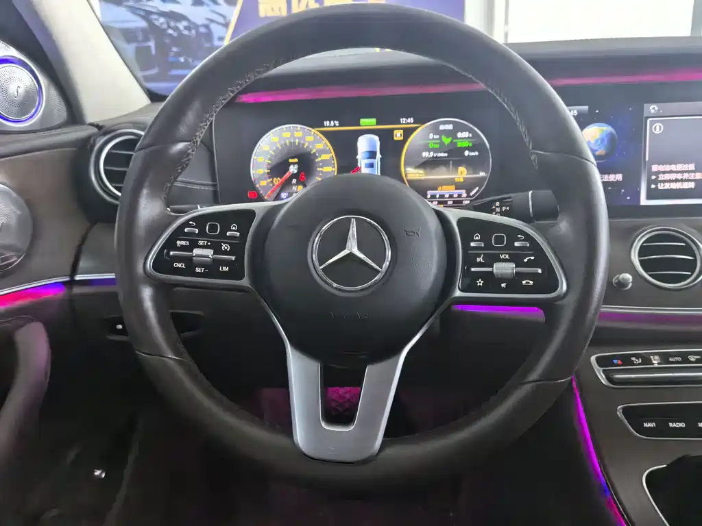 Mercedes-Benz E-Class 2019 — фото 27