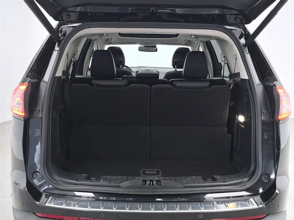 Ford Edge 2015 — фото 16