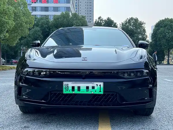 Zeekr 001 2023