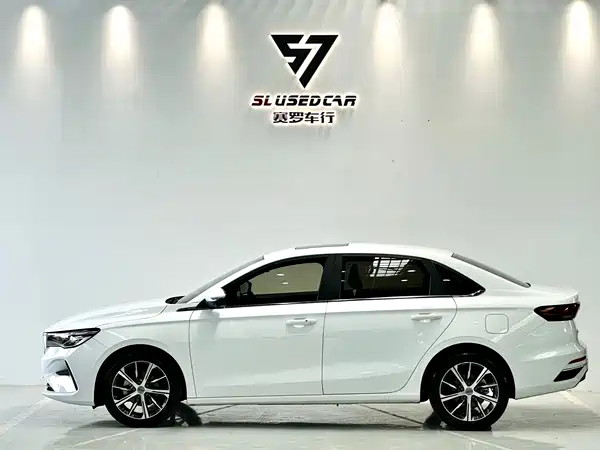 Geely Emgrand 2022