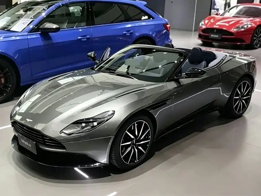 Aston Martin DB11 2021 — фото 1