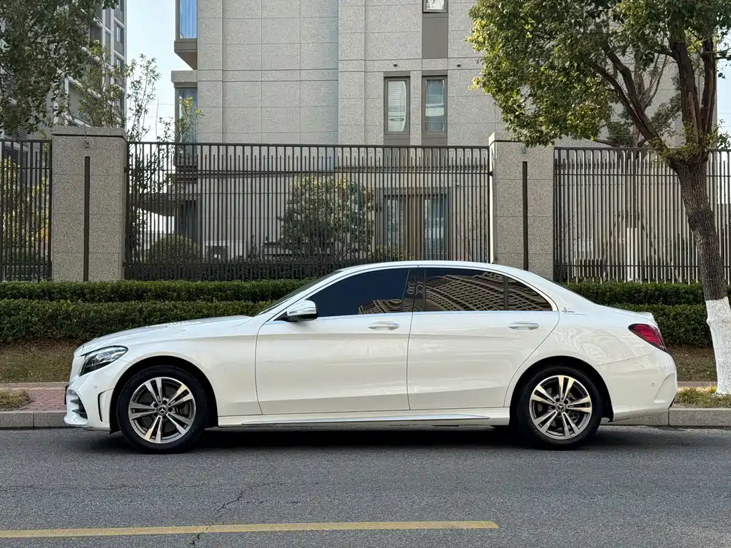 Mercedes-Benz C-Class 2020 — фото 3