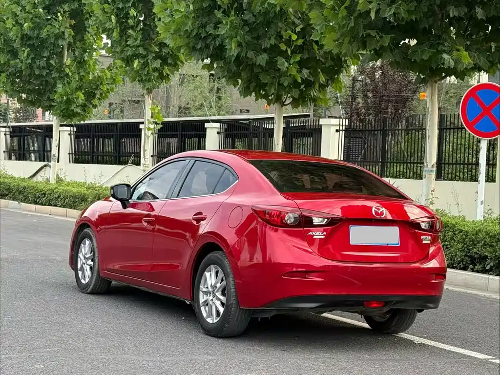 Mazda 3 Axela 2016