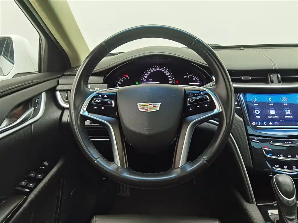 Cadillac XTS 2019 — фото 11