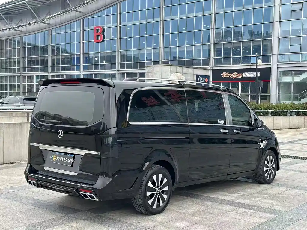 Mercedes-Benz Vito 2023 — фото 6