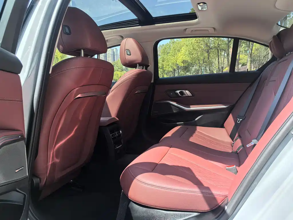 BMW 3 Series 2025