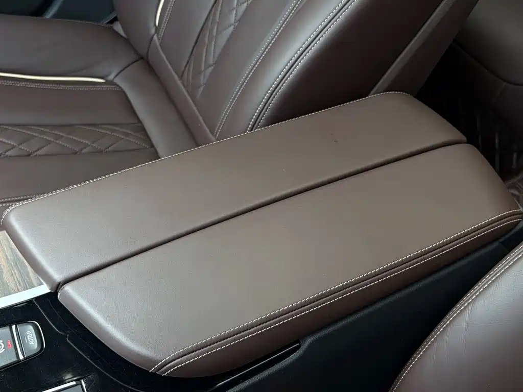 BMW 5 Series 2019 — фото 20