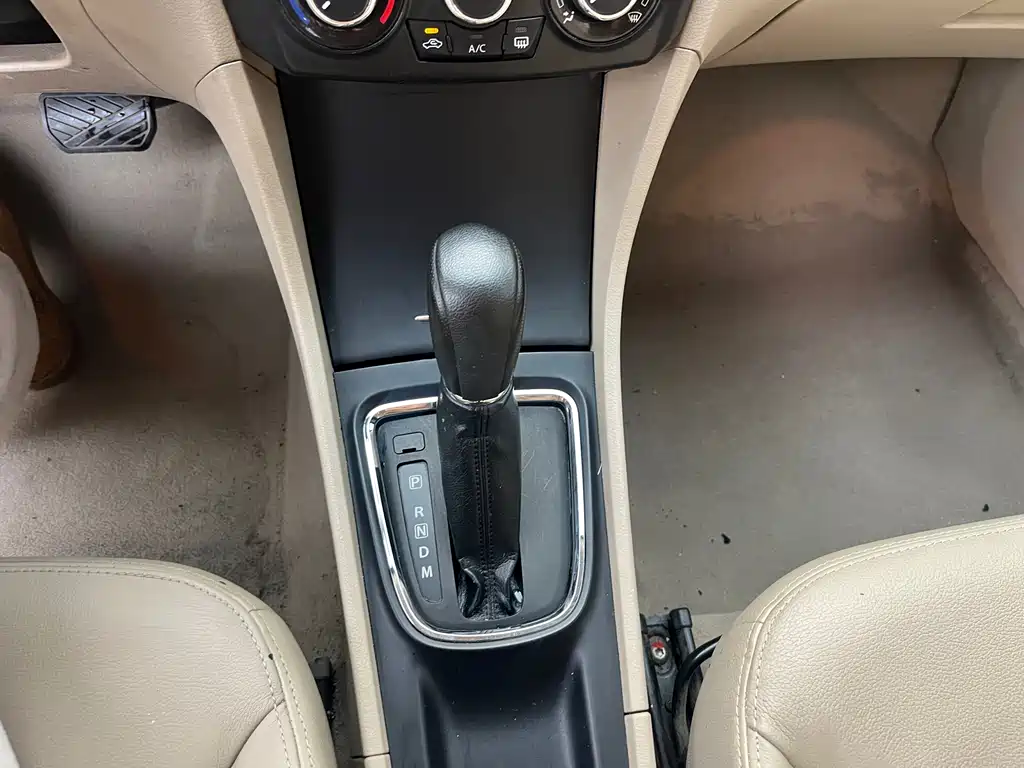 Suzuki Alivio 2015 — фото 16