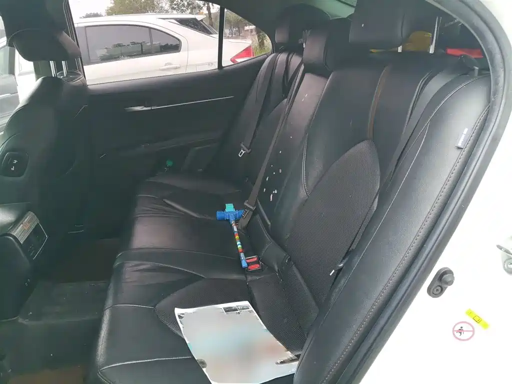 Toyota Camry 2018 — фото 15