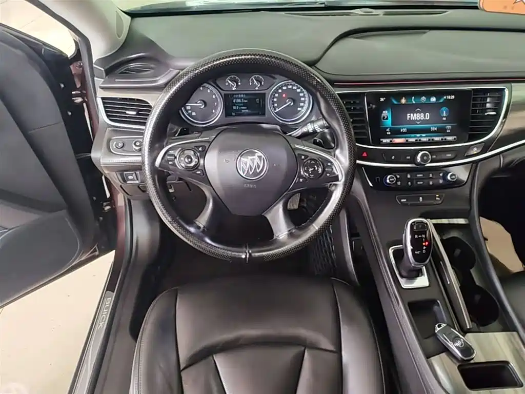 Buick LaCrosse 2018 — фото 11