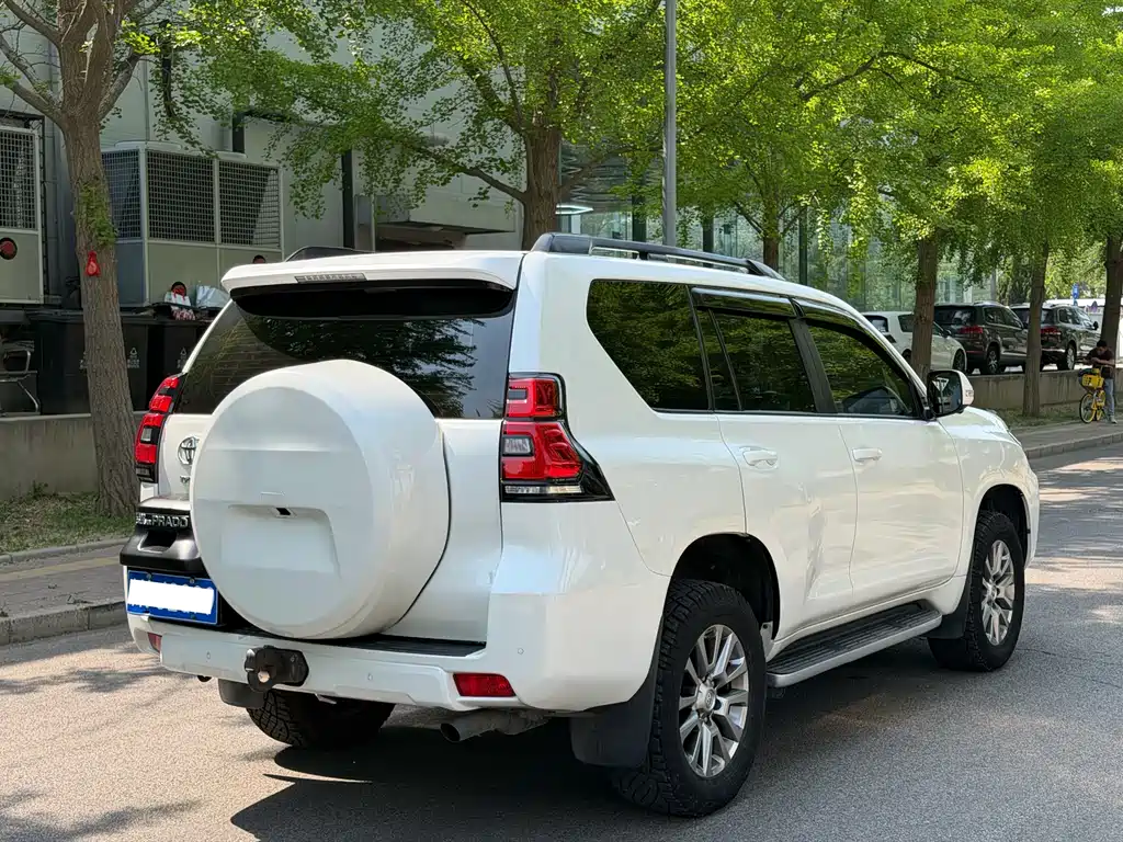 Toyota Prado 2018 — фото 2