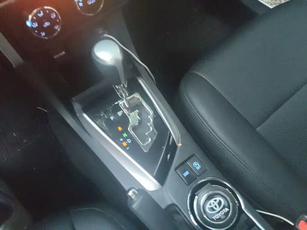 Toyota Corolla 2018 — фото 10