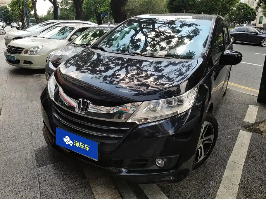 Honda Odyssey 2017 — фото 1