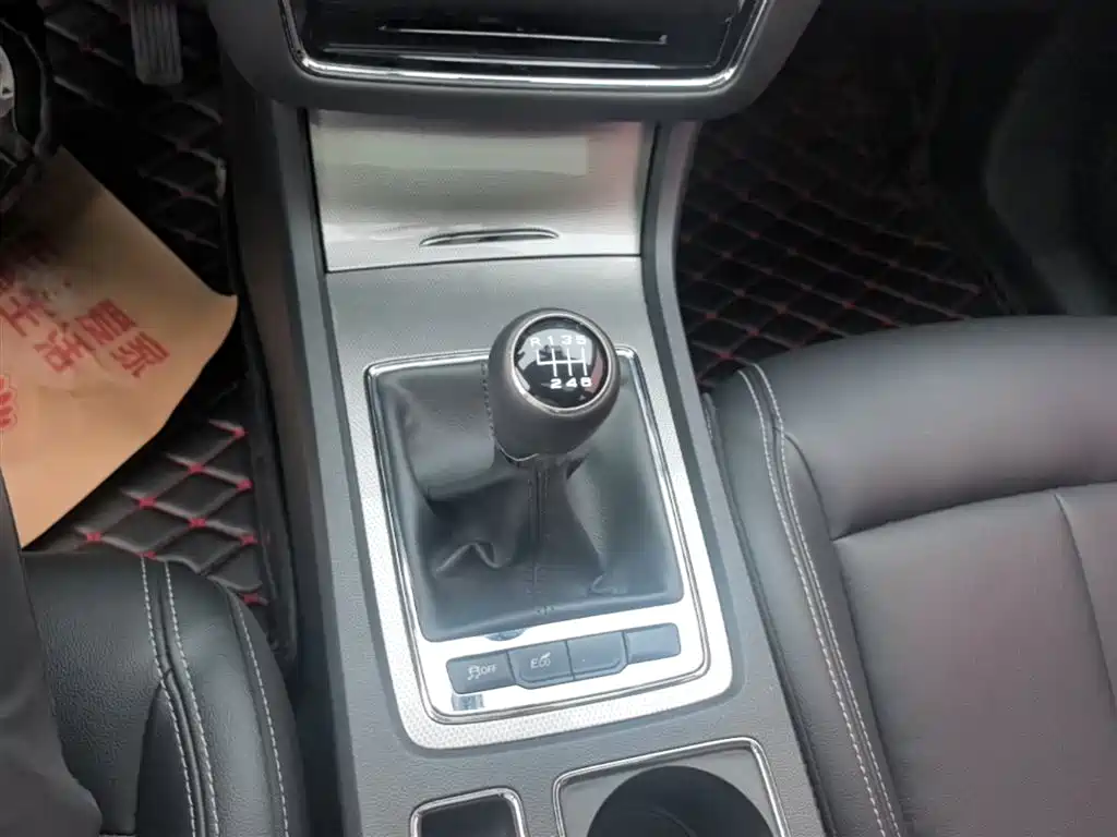 Roewe i6 Classic 2017 — фото 14