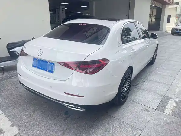 Mercedes-Benz C-Class 2025