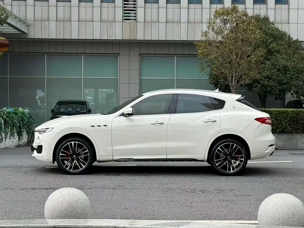 Maserati Levante 2019 — фото 3