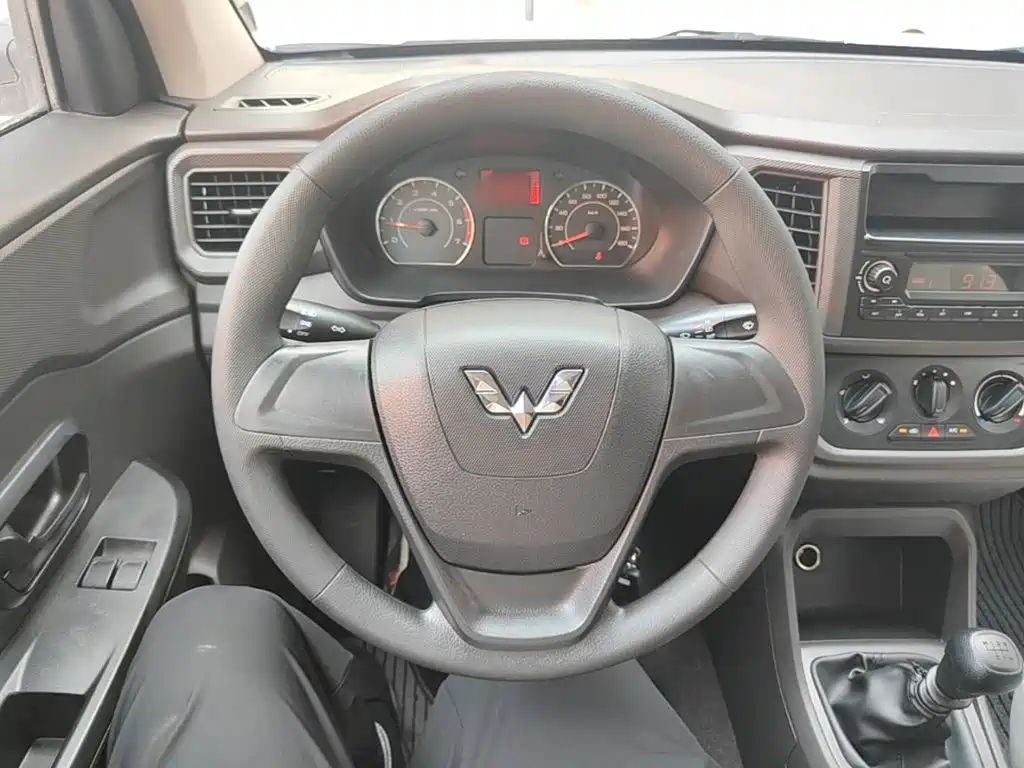 Wuling Hongguang V 2021 — фото 11