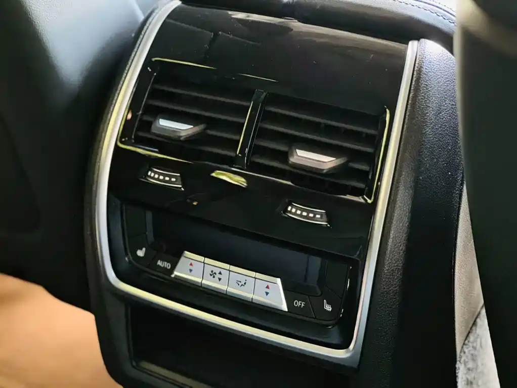 BMW XM 2025 — фото 21
