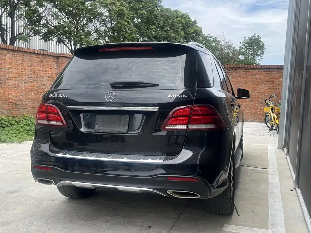 Mercedes-Benz GLE 2015 — фото 15