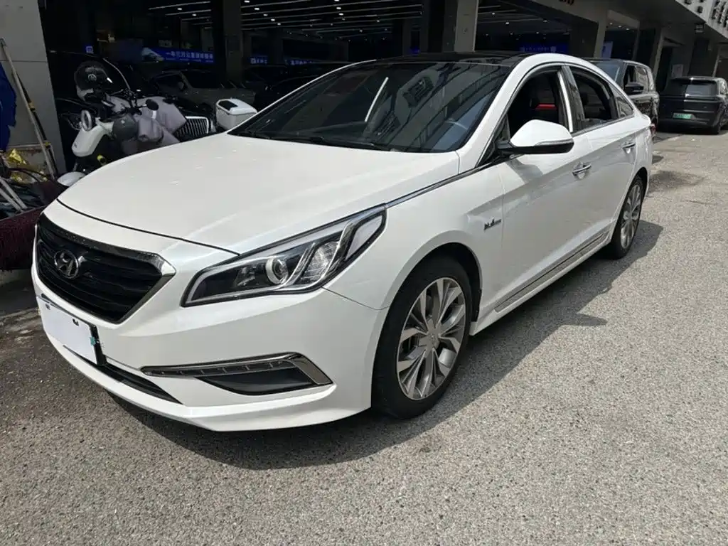 Hyundai Sonata 2015 — фото 1