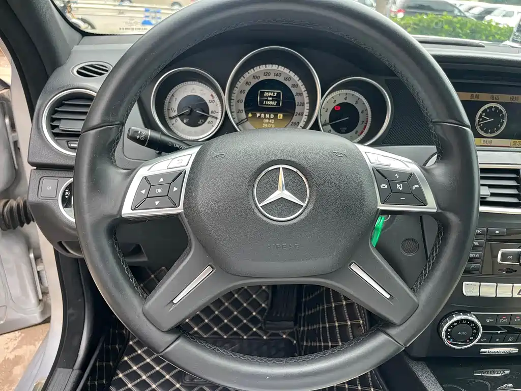 Mercedes-Benz C-Class 2012 — фото 21