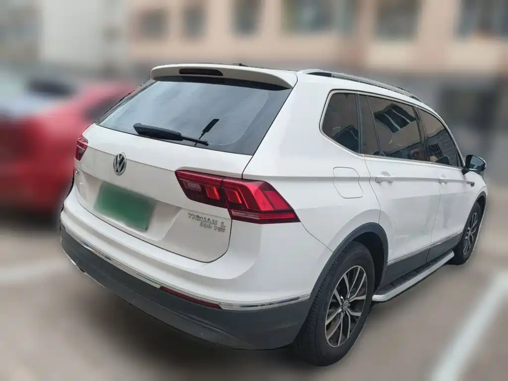 Volkswagen Tiguan L 2018 — фото 4