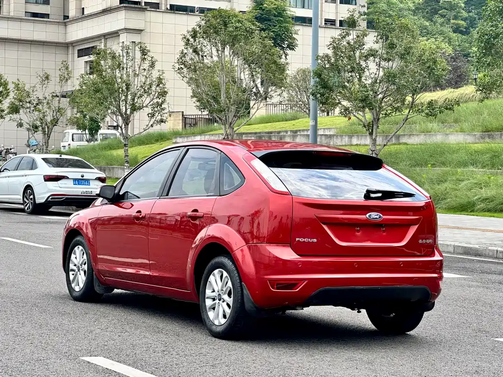 Ford Focus 2015 — фото 6