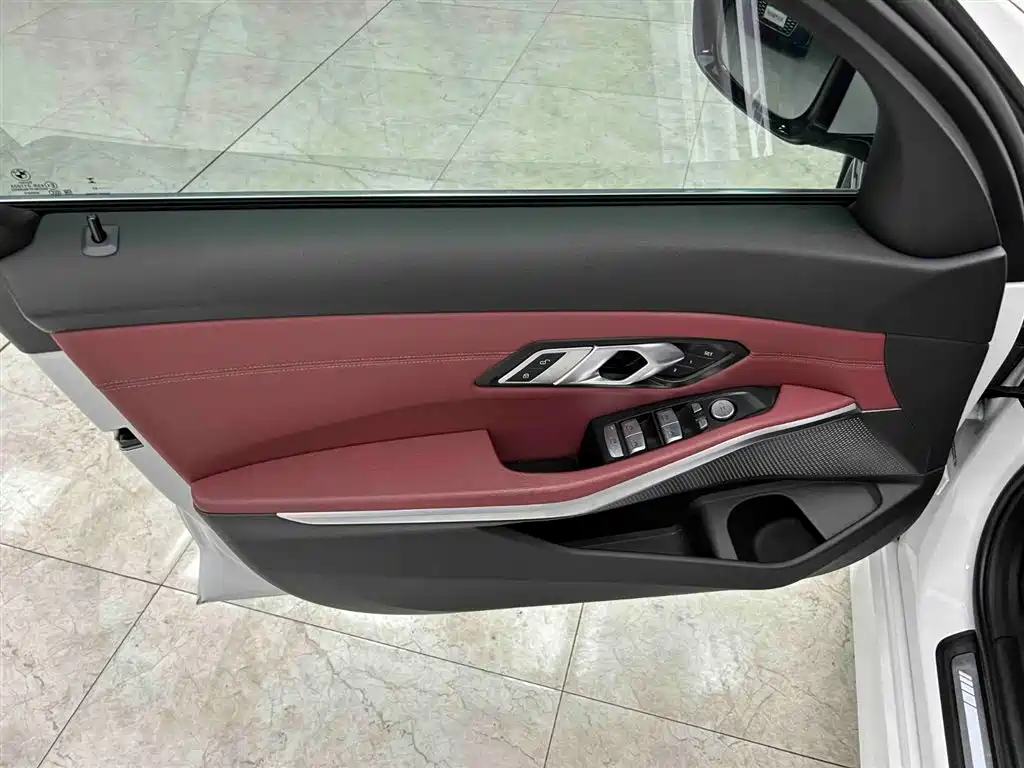 BMW 3 Series 2023 — фото 11
