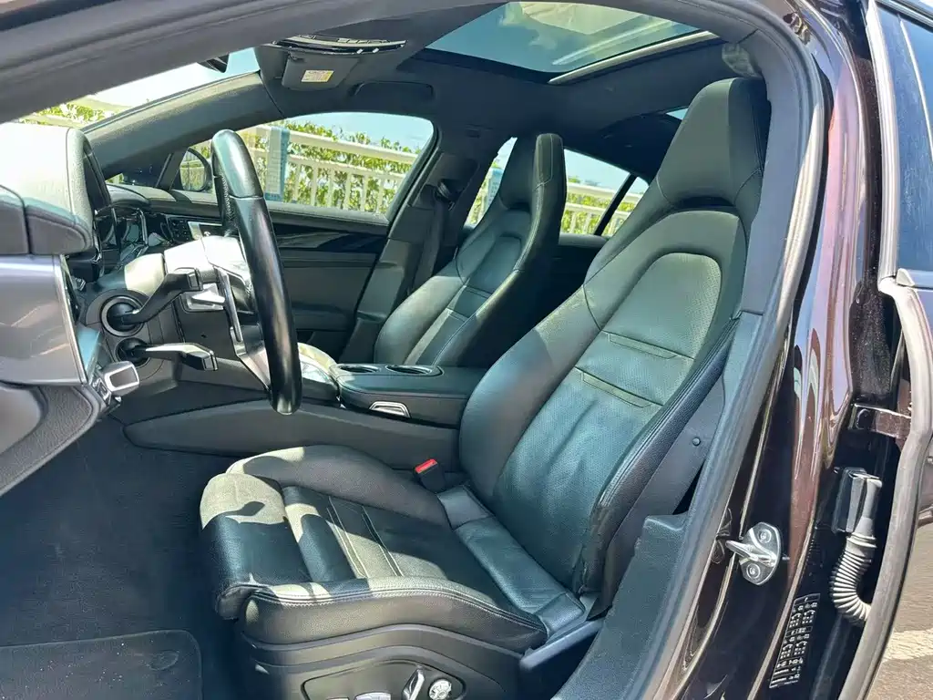 Porsche Panamera 2018 — фото 15