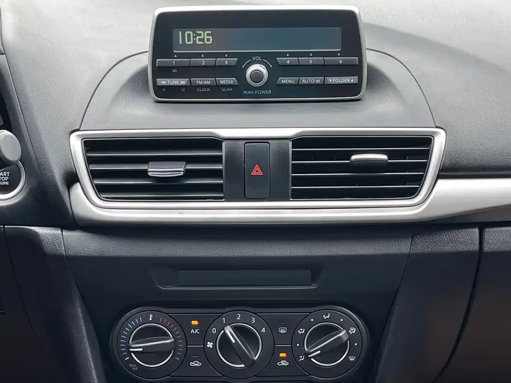 Mazda 3 Axela 2019 — фото 21