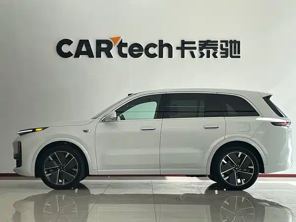 Li Auto L8 2025