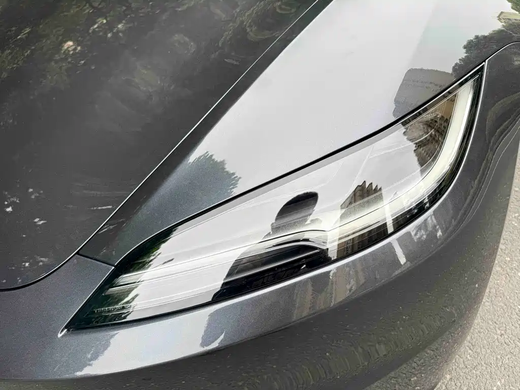 Tesla Model 3 2025 — фото 3