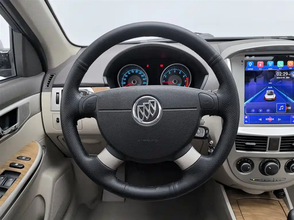 Buick Excelle 2015 — фото 11