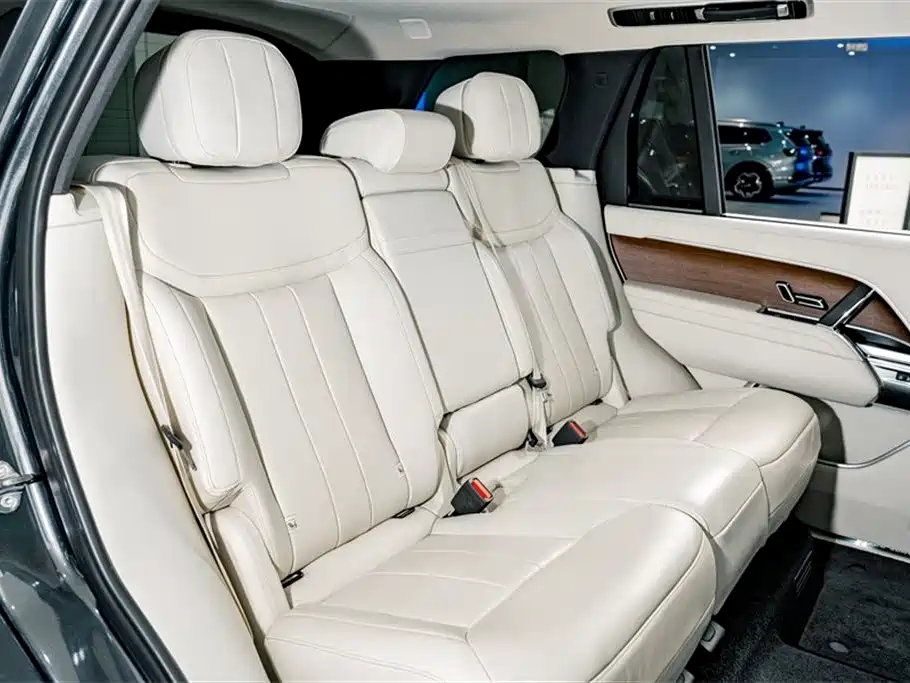 Land Rover Range Rover 2024 — фото 24