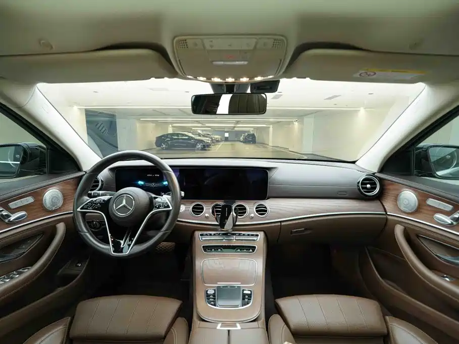 Mercedes-Benz E-Class 2022 — фото 19