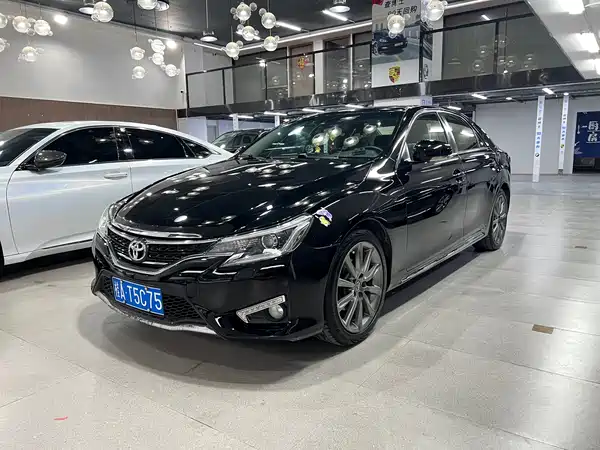 Toyota Reiz 2013