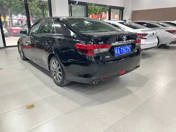 Toyota Reiz 2013