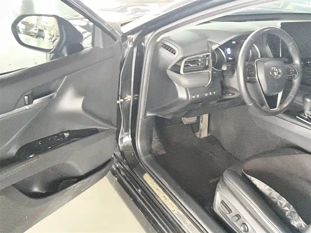 Toyota Camry 2022 — фото 16