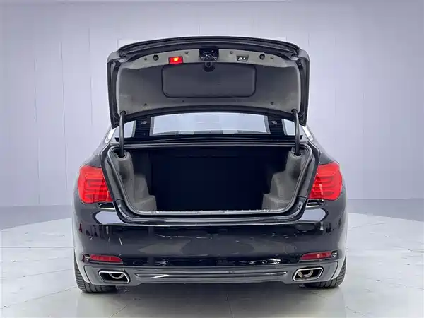 BMW 7 Series 2009
