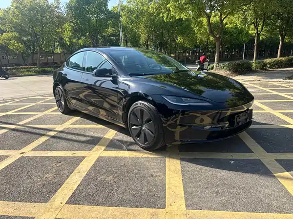 Tesla Model 3 2023