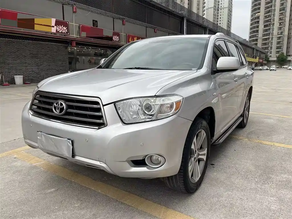 Toyota Highlander 2010 — фото 1