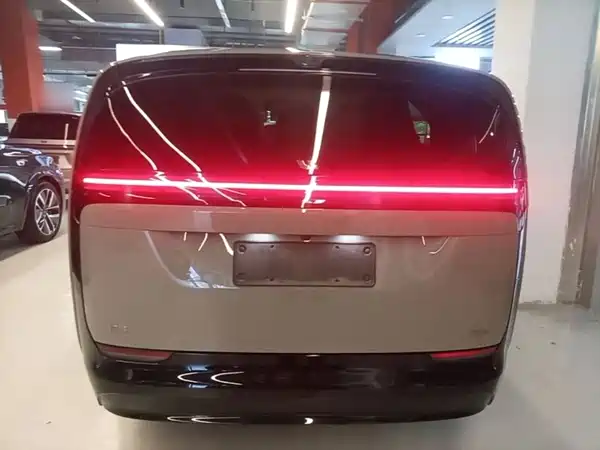 Li Auto MEGA 2024