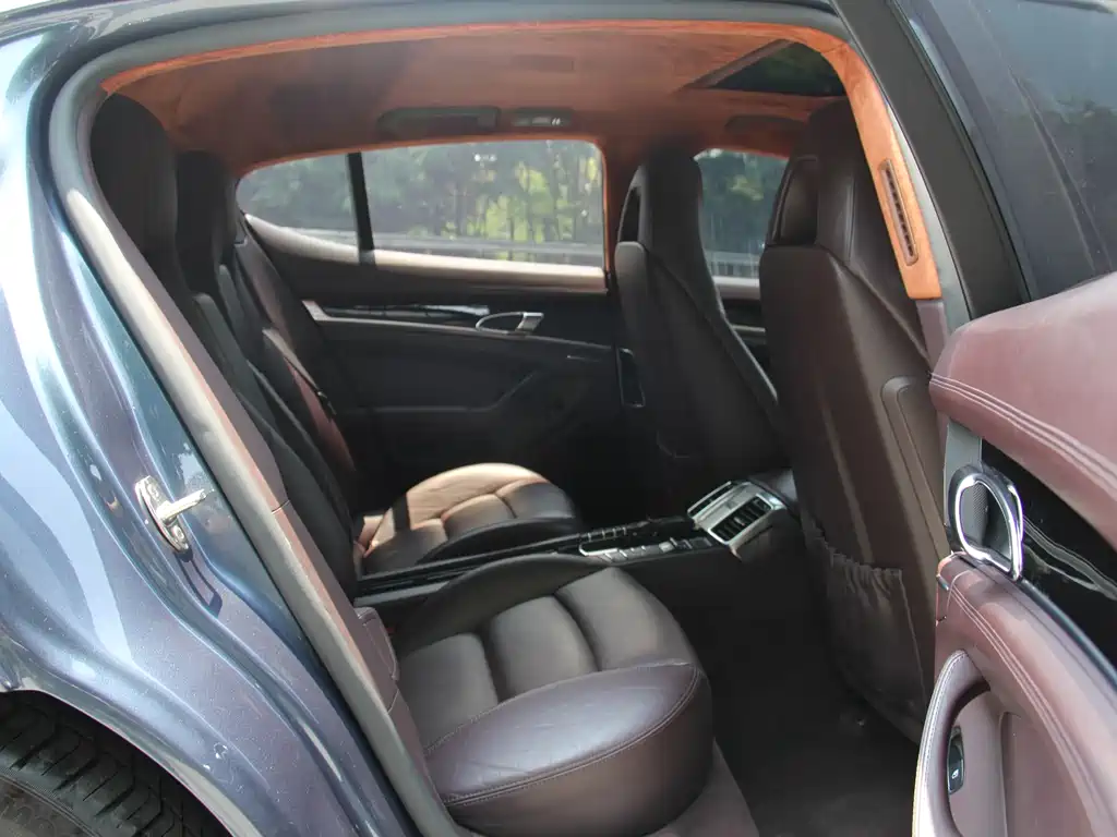 Porsche Panamera 2015 — фото 18