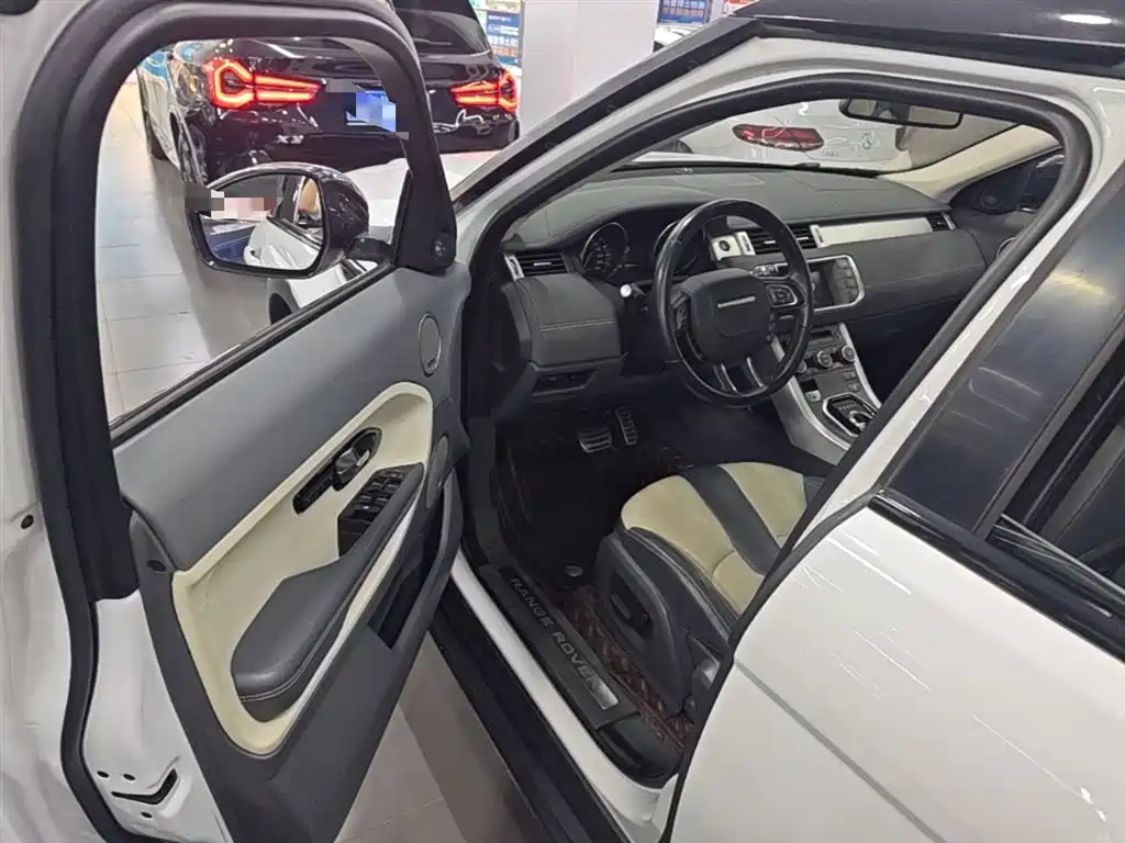 Land Rover Evoque 2019 — фото 16