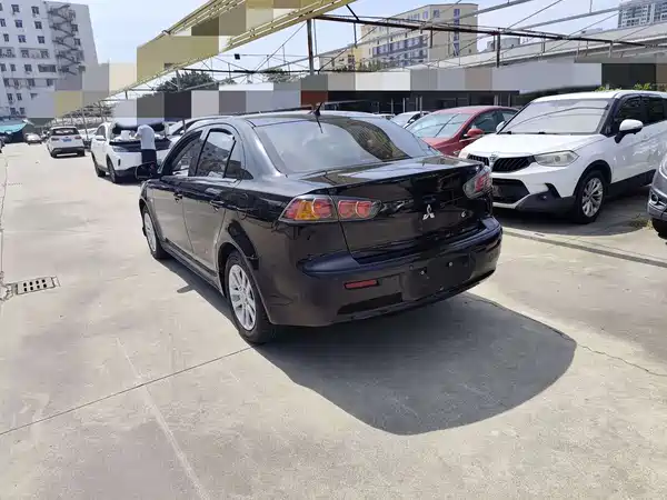 Mitsubishi Lancer EX 2013