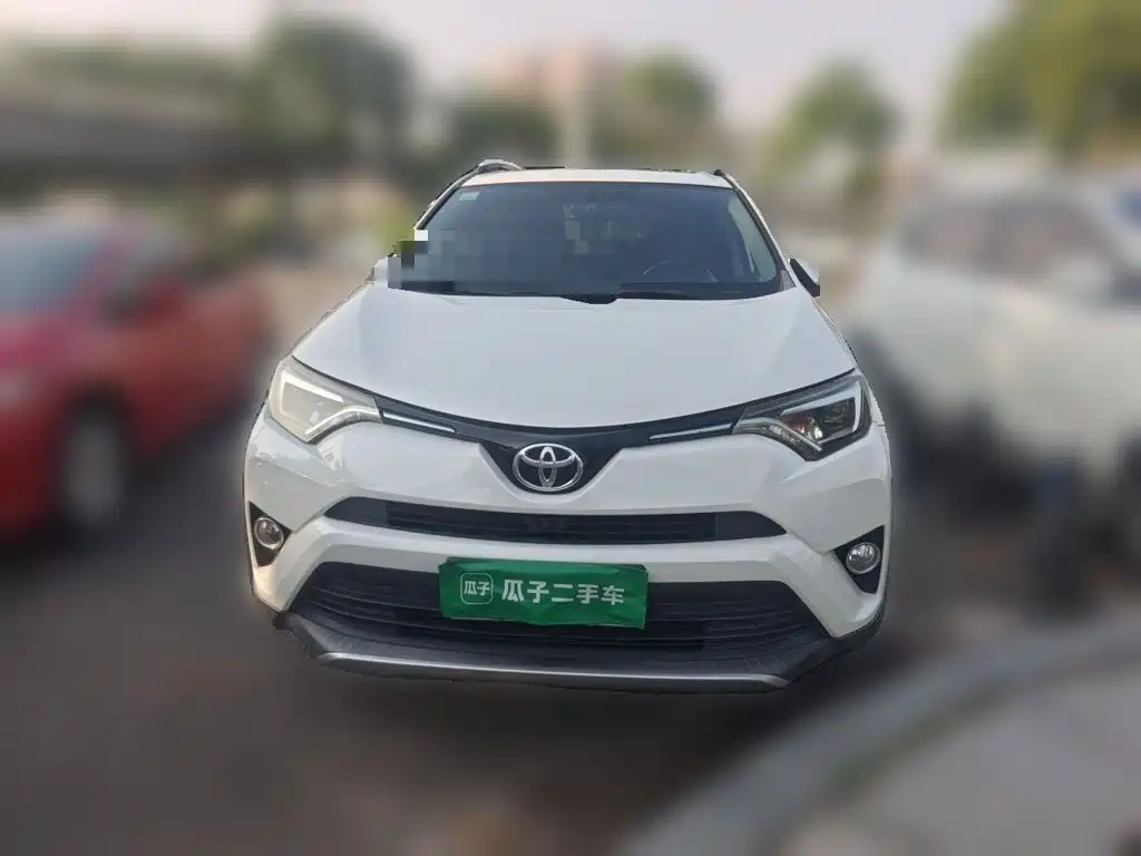 Toyota RAV4 2018 — фото 24
